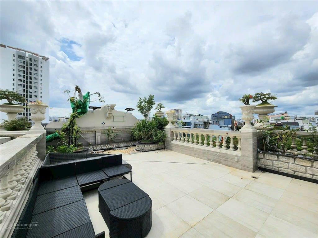 Sở hữu ngay biệt thự mới xây dát vàng sang trọng khu vip tên lửa, 10x20m, 2.5 tấm có hầm + tm