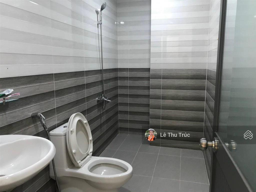 Bán nhà saigon village. dt 9.3 x 13m, dtsd 350m, 1 trệt, 1 lầu, đường số 21, giá 5.8 tỷ