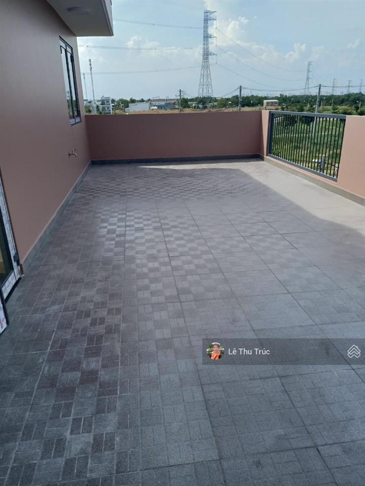 Bán nhà saigon village. dt 9.3 x 13m, dtsd 350m, 1 trệt, 1 lầu, đường số 21, giá 5.8 tỷ