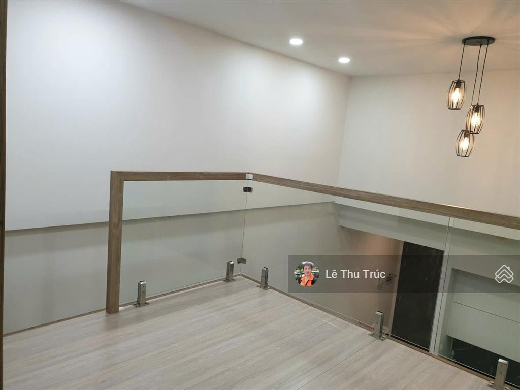 Bán căn hộ sunrise city view . dt 35m, 1pn, có gác, nội thất. giá 3.2 tỷ