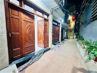 *cắt lỗ bán nhanh căn nhà 8 phòng ngủ bắc từ liêm 37m2  5 tầng  mt 3,8m / giá 7,1 tỷ