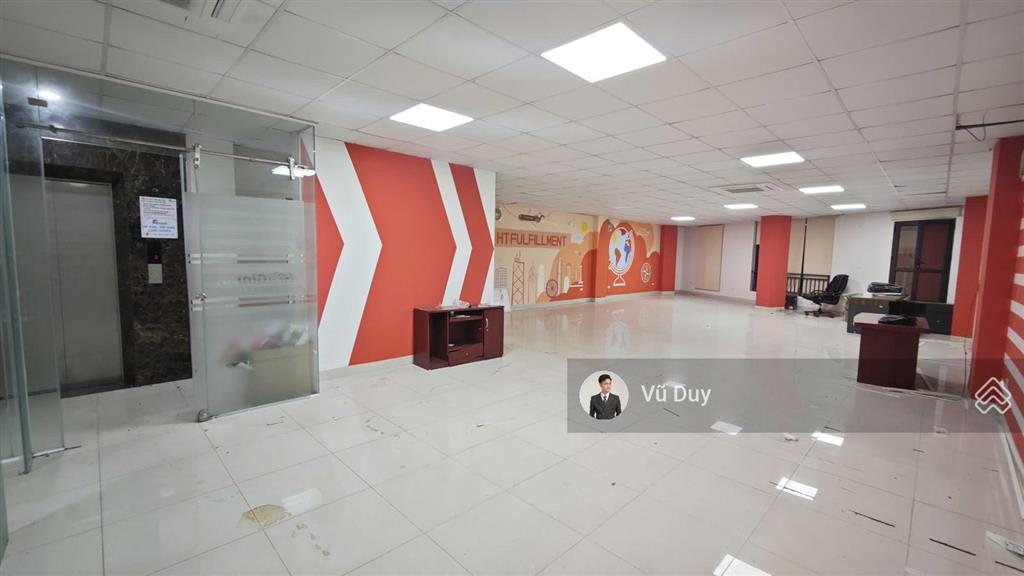 Cho thuê văn phòng văn tiến dũng, bắc từ liêm dt 200m2 giá 24.000.000 vnd/tháng