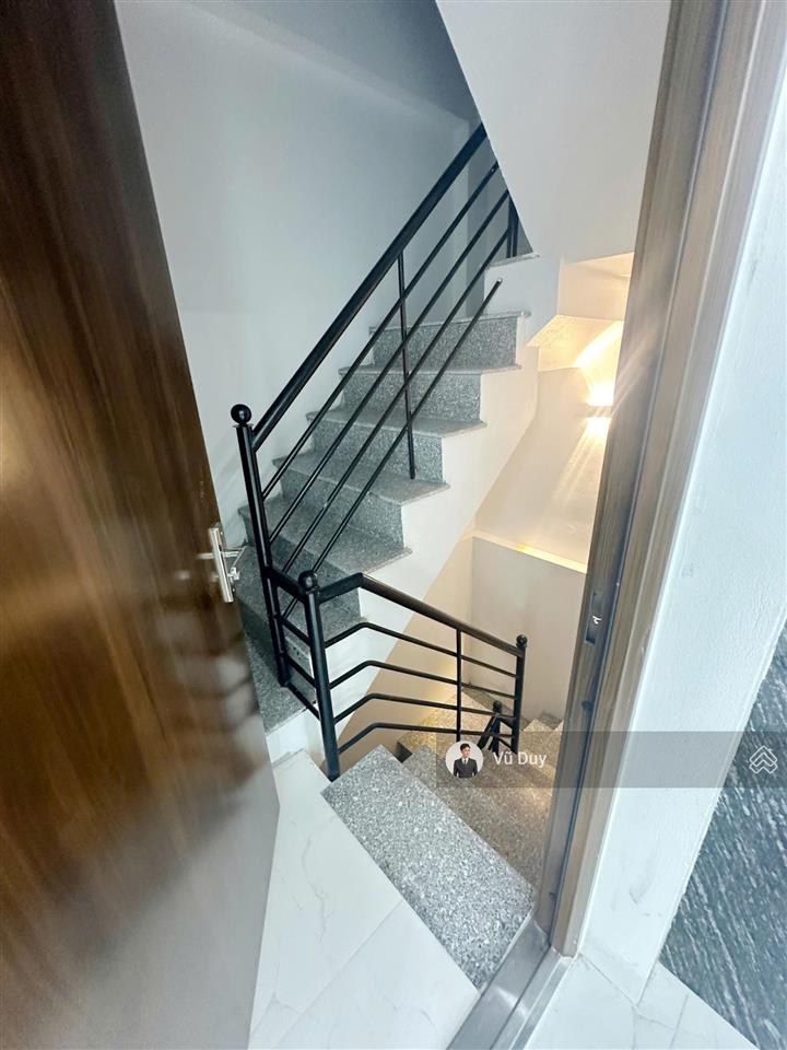 Cho thuê văn phòng đức diễn, bắc từ liêm dt 144m2 giá 18 triệu/tháng