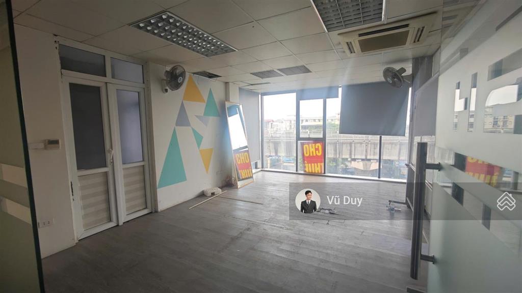 Cho thuê văn phòng cầu diễn, bắc từ liêm. dt 140m2 giá 12 triệu/tháng