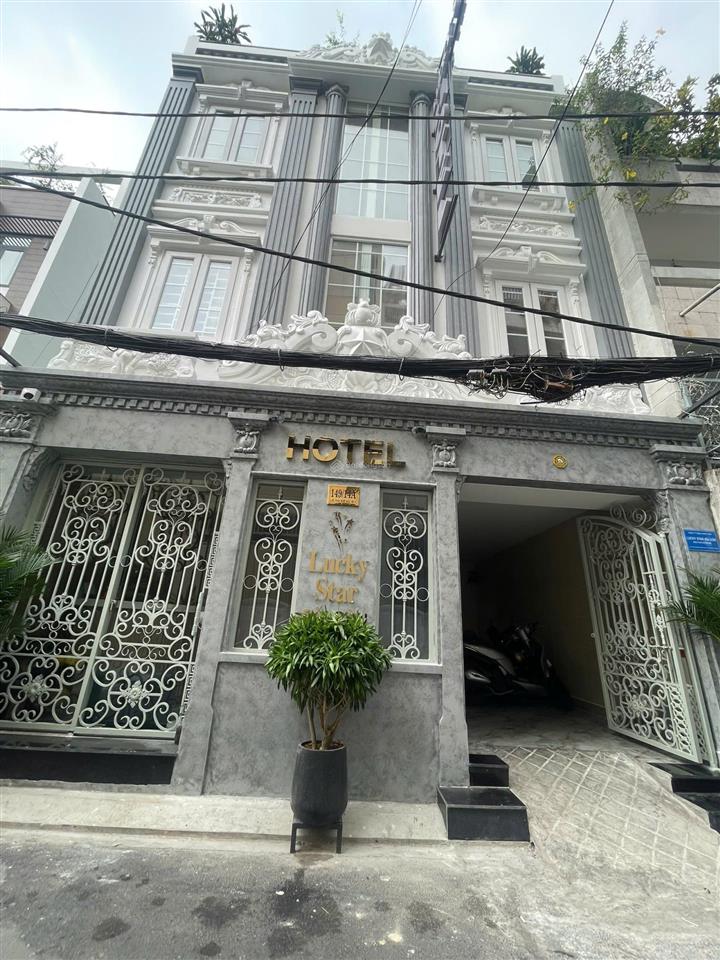 Nhà hẻm 8m lê thị riêng 7.7x18m, nhà 4 lầu thang máy hđ thuê 110tr/th giá 35 tỷ tl