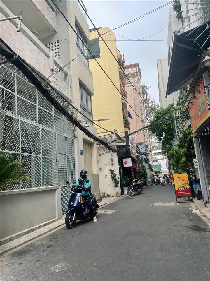 Nhà hẻm 8m lê thị riêng 7.7x18m, nhà 4 lầu thang máy hđ thuê 110tr/th giá 35 tỷ tl