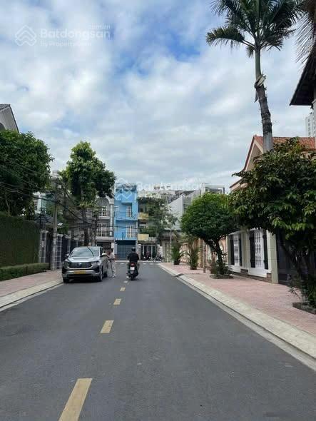 Bán nhà mặt tiền đường nội bộ đối diện công viên ngay tttm central premium p5 q8, 4x18m chỉ 13.5 tỷ