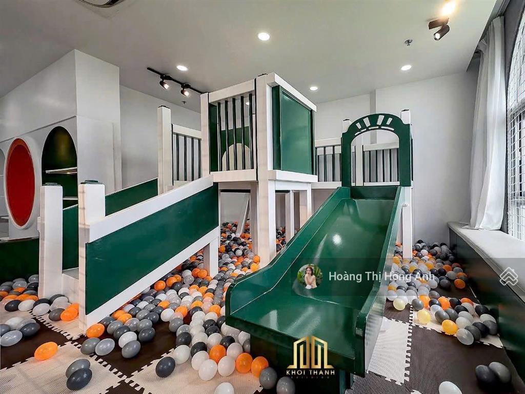 Chính chủ cần bán căn 2pn tầng cao view cảng, giá cdt không chênh  o902.95.2345