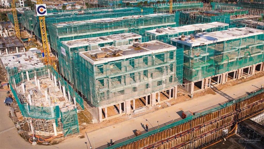 Biệt thự song lập 288m2 giá tháng 12 là 36,7 tỷ siêu rẻ