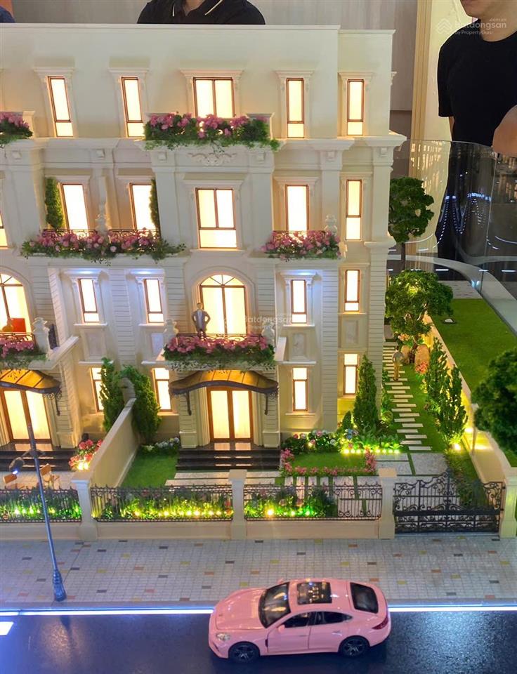 Biệt thự song lập 288m2 giá tháng 12 là 36,7 tỷ siêu rẻ