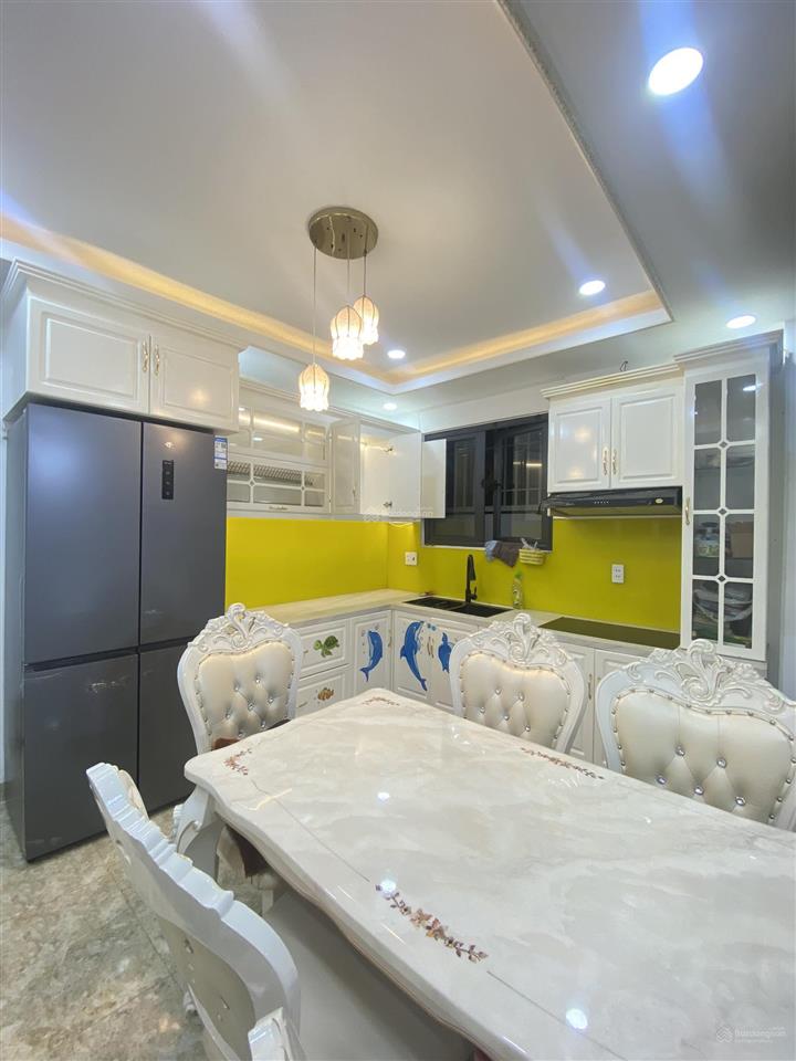 Hoa hậu hẻm 100 ama khê  nhà 3,5 mê "full option"  đẹp không tì vết