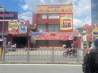 Ngang 13m x 60m  đang cho trung tâm anh ngữ thuê hđ trên 130 triệu 1 tháng