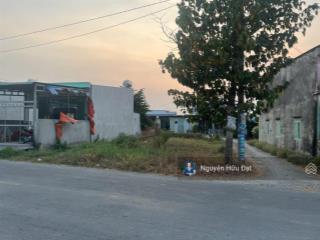 Bán đất tại đường lục viên, xã mỹ hạnh bắc, đức hòa, long an. giá 3,2 tỷ, ngang 10x20m=250m2