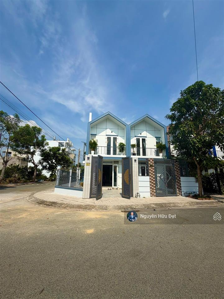 Bán nhà căn góc 2 mặt tiền diện tích 6,1x13,9m cát tường phú sinh nhà mới 100% dọn vào ở ngay