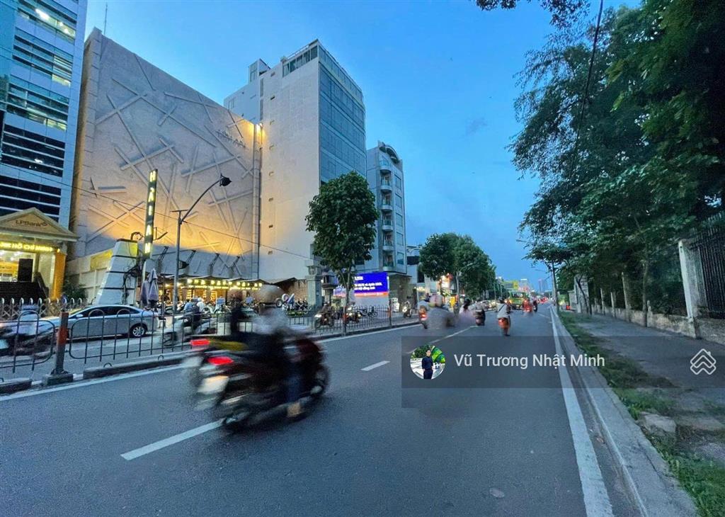 Góc 3 mặt tiền trần quang khải  nguyễn hữu cầu 221m2 (13 x 17) hđt 350 triệu  bán 70 tỷ