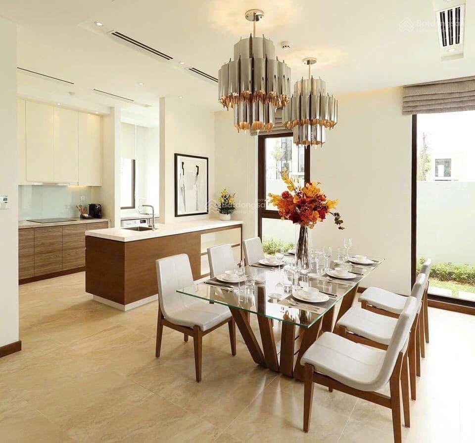 Cần bán gấp căn biệt thự sun hạ long giá 36,x tỷ 444m2, rõ ràng 2,1 tỷ/năm full nội thất, đã có sổ
