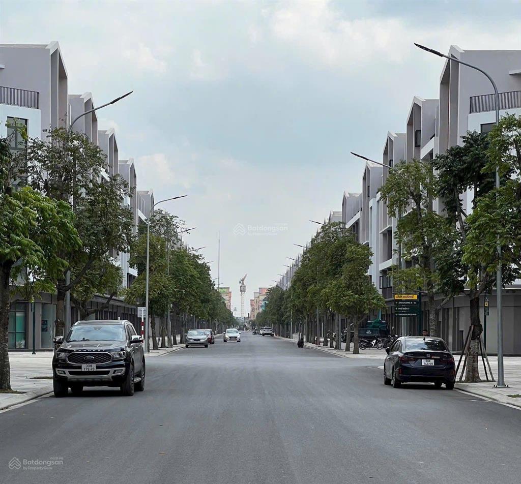 Hot! shop 2 mặt tiền 100m2 phân khu ánh dương đối diện cụm 43 tòa chung cư   0978 585 ***