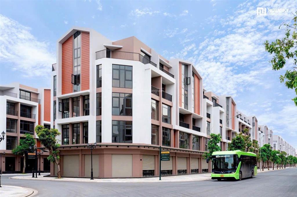 Hot! shop 2 mặt tiền 100m2 phân khu ánh dương đối diện cụm 43 tòa chung cư   0978 585 ***