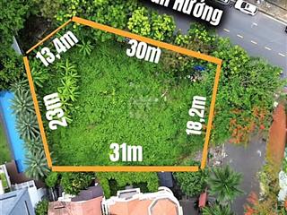 275 triệu/m2, đất góc 2mt đường nguyễn văn hưởng, thảo điền, quận 2, 880m2 (18x30m), 240 tỷ