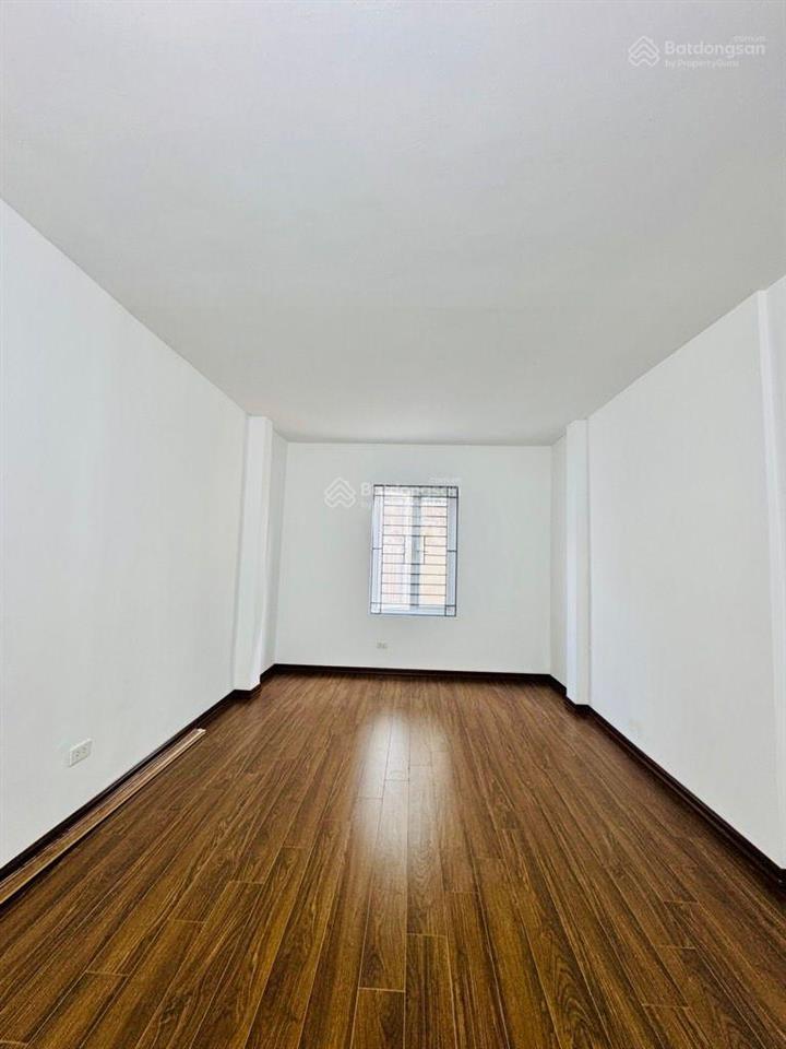 38m2,ngũ nhạc  ô tô vào nhà  5 tầng full nội thất  có 102. giá vào việc luôn 7.25t