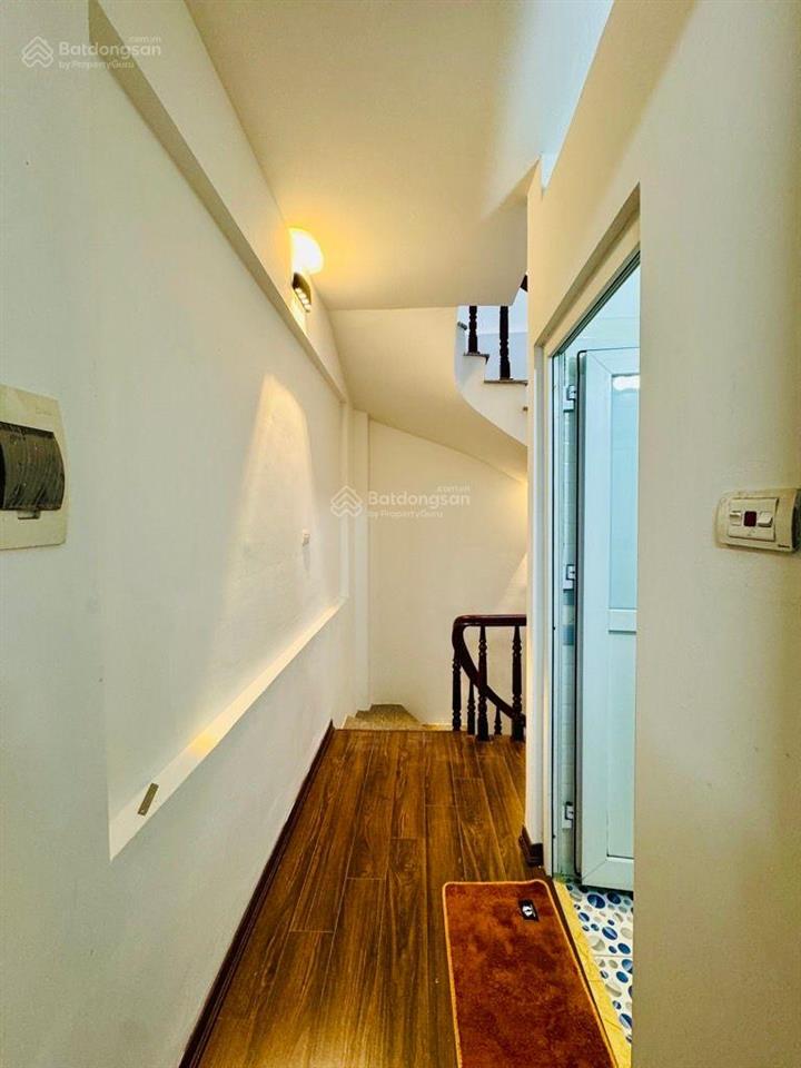 38m2,ngũ nhạc  ô tô vào nhà  5 tầng full nội thất  có 102. giá vào việc luôn 7.25t