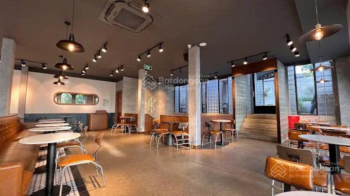 Không sản phẩm so sánh! bán mặt tiền bà huyện thanh quan dt 16 x 16m  hđt 250tr  giá chỉ 50 tỷ