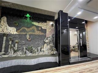 Bán căn nhà mặt tiền trệt 6 lầu + thang máy (5mx20m) có hẻm sau , 10pn 12wc (hđ thuê 65tr/tháng)