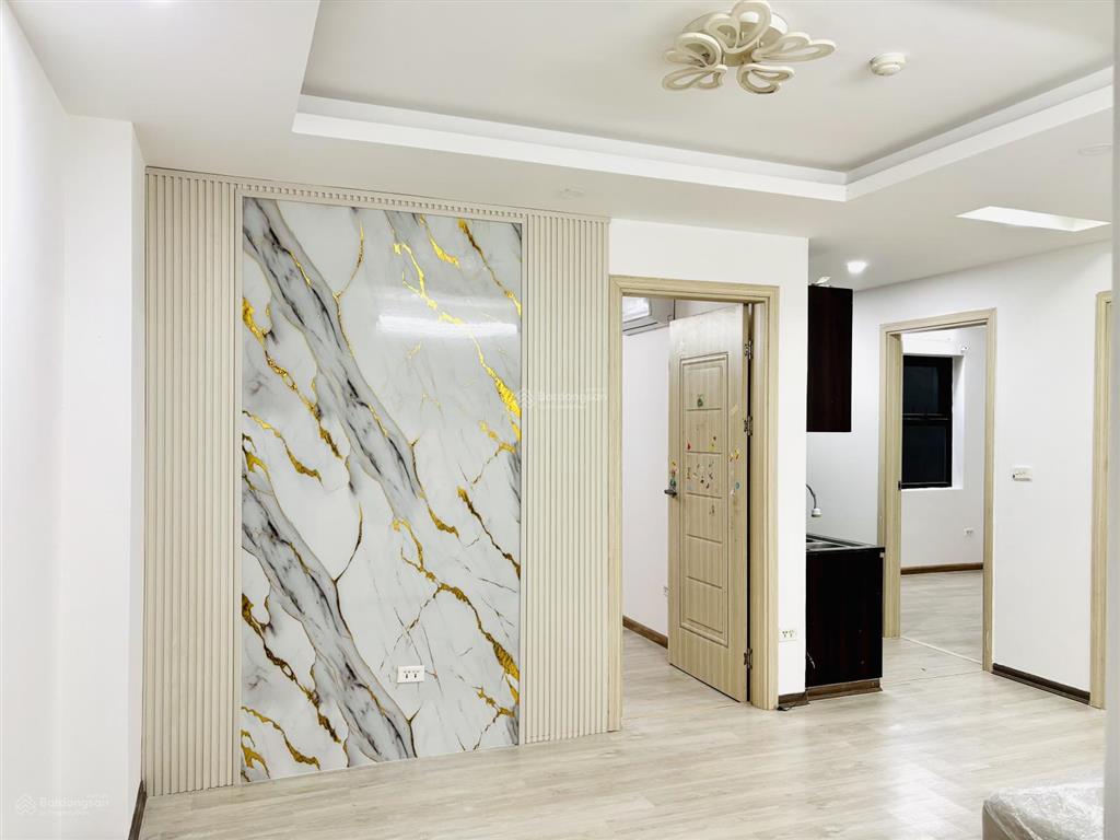 Cần bán căn 60,3m2  3 ngủ thoáng ruby ct3 phúc lợi, long biên. để lại nội thất.  0981 716 ***