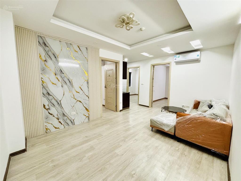 Cần bán căn 60,3m2  3 ngủ thoáng ruby ct3 phúc lợi, long biên. để lại nội thất.  0981 716 ***