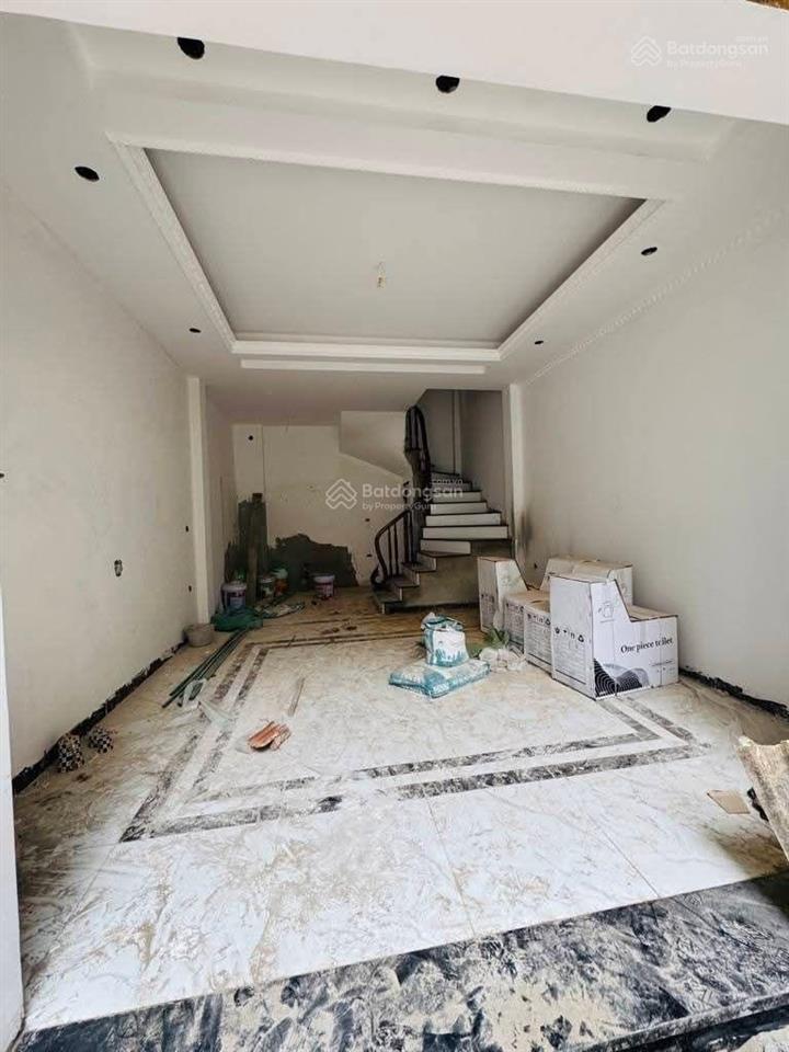 Khuyến lương  giá đầu tư dưới 6 tỷ, nhà mới kính koong 5 tầng