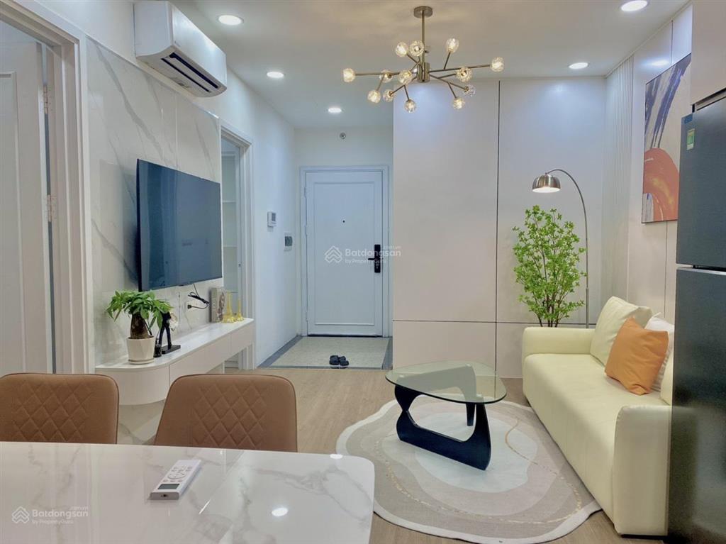 Không nội thất giá 5,5 tỷ hàng xóm nhờ bán 2pn đang cho khách gđ việt thuê. chủ cần tiền bán gấp