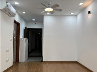 Không nội thất giá 5,5 tỷ hàng xóm nhờ bán 2pn đang cho khách gđ việt thuê. chủ cần tiền bán gấp