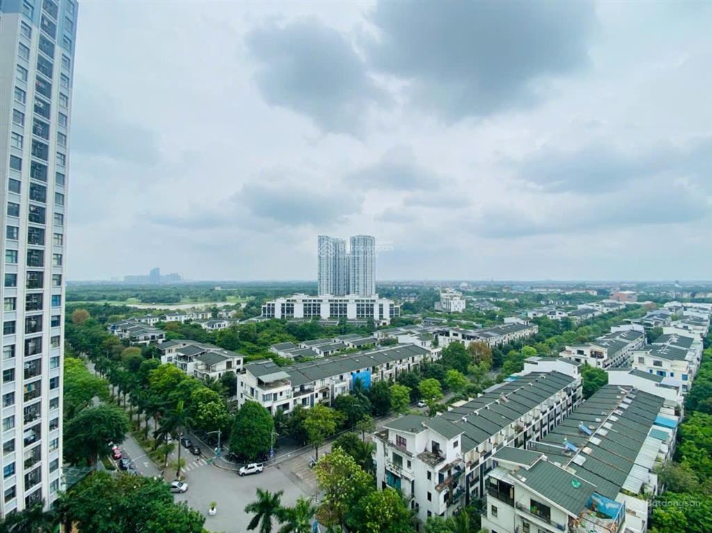 Bán 1 ngủ view hồ thiên nga, ban công đông nam giá chỉ 3 tỷ bao phí.  0328 920 ***.