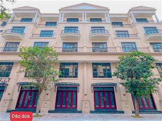 Duy nhất căn đảo dừa 70m giá 10 tỷ sát bể bơi bốn mùa pha lê  0966 962 ***