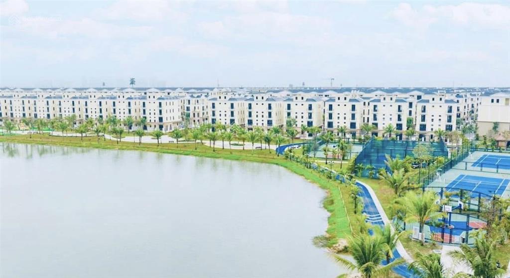Cần tiền bán gấp căn lk đảo dừa 70m sát bể bơi pha lê giá 9,9 tỷ