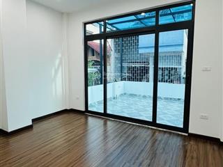 Bán nhà hoàng văn thái 45m ,5 tầng ô tô 7 chỗ vào nhà, ngõ thông tứ phía