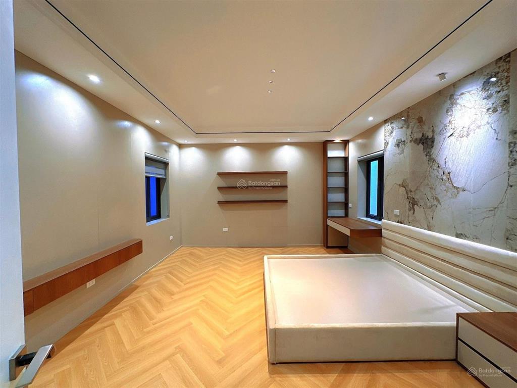 Giá ngon! phân lô nhà đẹp mai dịch, cầu giấy, 55m2x5t thang máy, full nt mới ở ngay, giá 20.5 tỷ tl