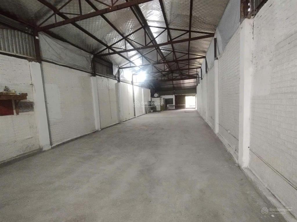 Cho thuê kho mặt đường nguyễn văn giáp, nam từ liêm, dt 250m2, cao 7m có điện 3fa. giá 20 tr/th