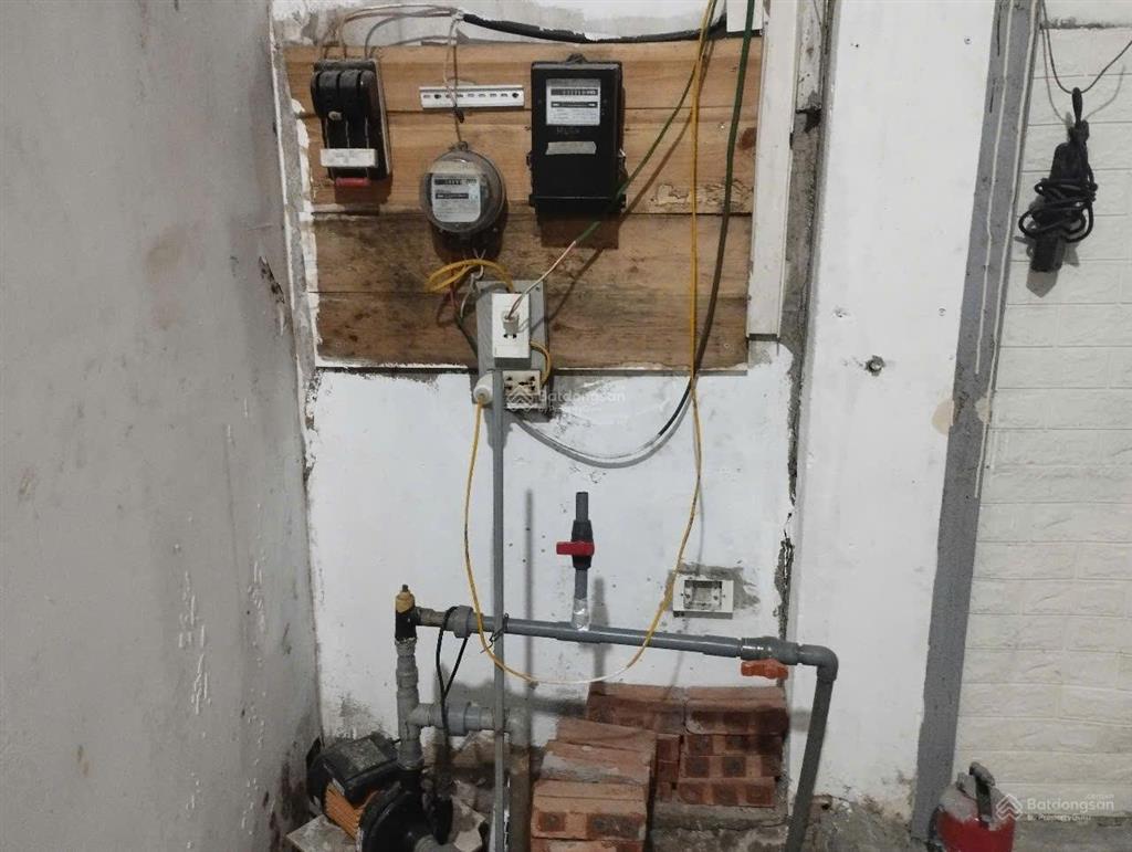 Cho thuê kho mặt đường nguyễn văn giáp, nam từ liêm, dt 250m2, cao 7m có điện 3fa. giá 20 tr/th