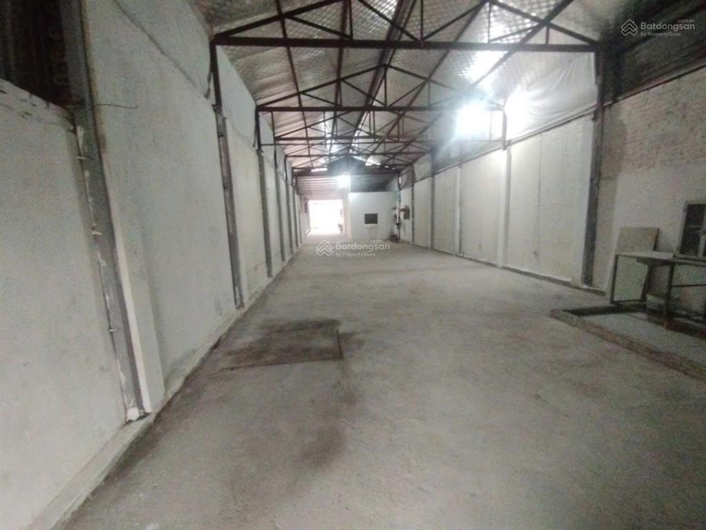 Cho thuê kho mặt đường nguyễn văn giáp, nam từ liêm, dt 250m2, cao 7m có điện 3fa. giá 20 tr/th