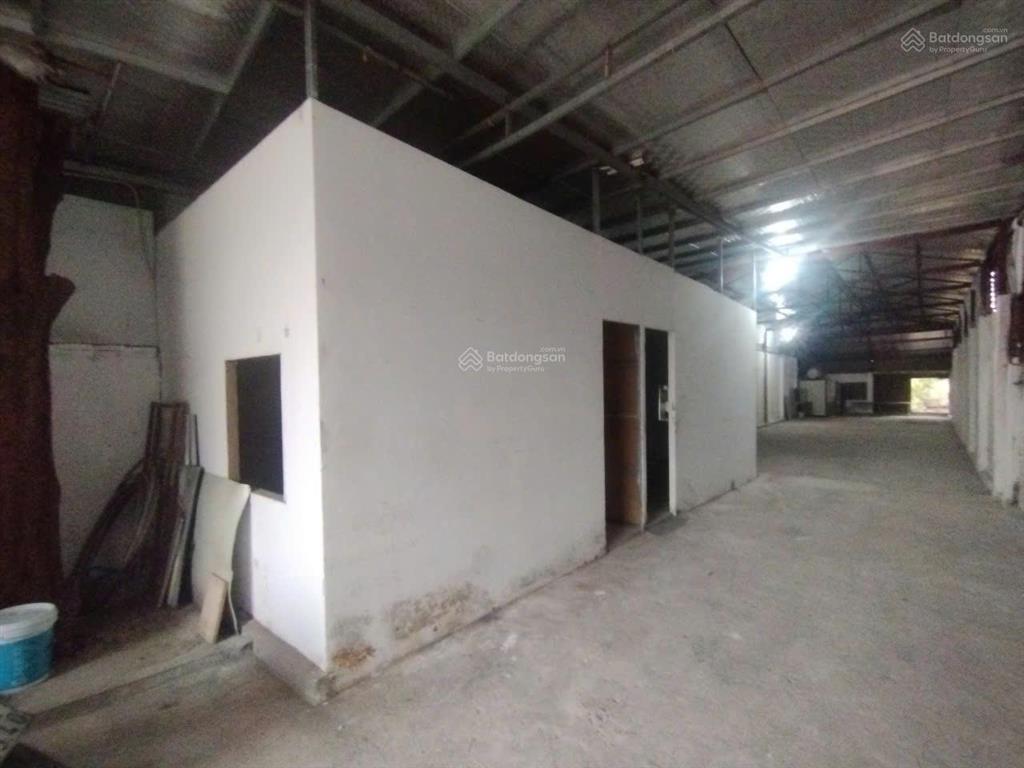 Cho thuê kho mặt đường nguyễn văn giáp, nam từ liêm, dt 250m2, cao 7m có điện 3fa. giá 20 tr/th