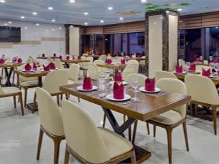 Bán toà căn hộ khách sạn hồ bơi vip nhất nhỉ phố biển !