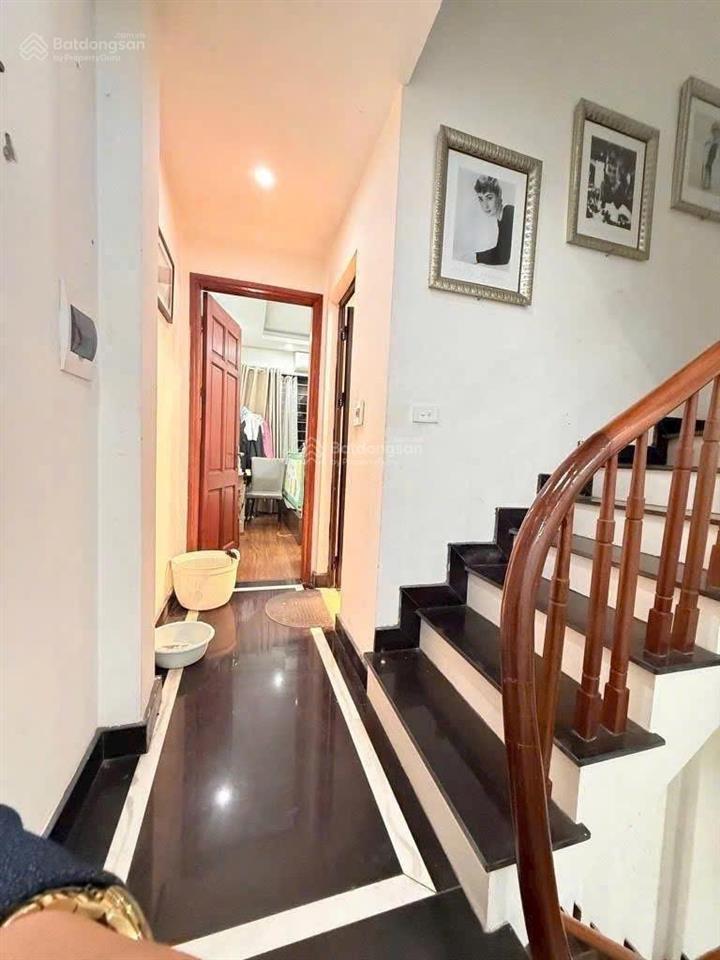 Cần tiền trả lãi ngân hàng bán gấp lô đất sát phố cầu giấy  50m2 chỉ nhỉnh 10tỷ  sẵn nhà cho thuê