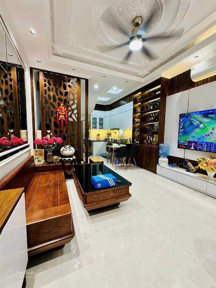 Mặt ngõ trần cung thẳng tắp 34m2*5t, ngõ to rộng, cách phố 30m, nhà đẹp, giáp kđt starlake, 9.2 tỷ