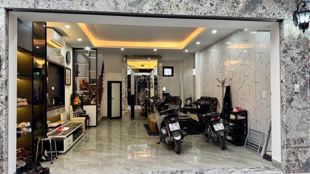 Hoa hậu phúc đồng  6 tầng thang máy  full nội thất  2 thoáng trước sau  gara ô tô  ngõ ô tô