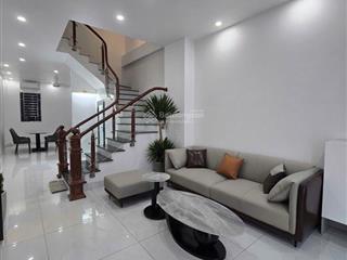 Ngoc thụy  nhà đẹp  2 thoáng  ô tô tận cửa  ở ngay  sang phố cổ vài phút