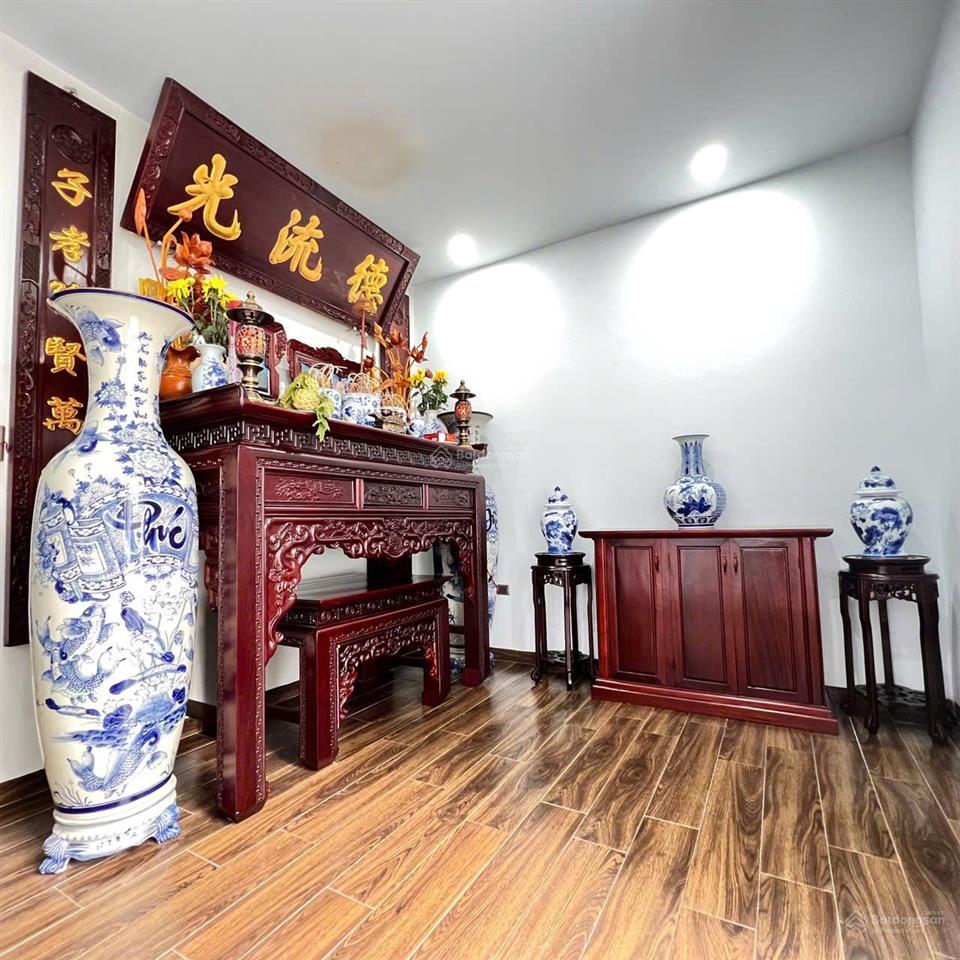 Hoa hậu long biên  chủ tự xây  gara ô tô  nhà cực thoáng  nội thất đẹp chủ để lại 99%  4 ngủ