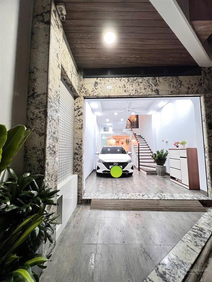 Hoa hậu long biên  chủ tự xây  gara ô tô  nhà cực thoáng  nội thất đẹp chủ để lại 99%  4 ngủ