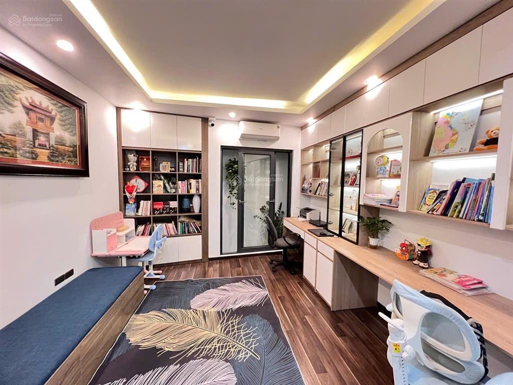 Hoa hậu long biên  chủ tự xây  gara ô tô  nhà cực thoáng  nội thất đẹp chủ để lại 99%  4 ngủ