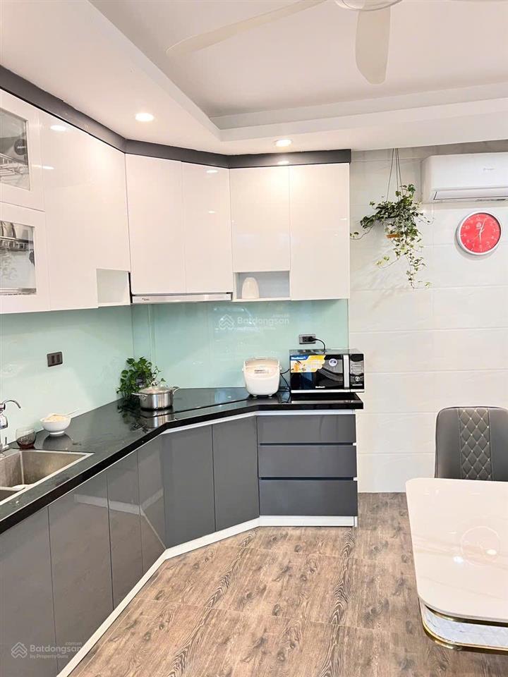 Hoa hậu long biên  chủ tự xây  gara ô tô  nhà cực thoáng  nội thất đẹp chủ để lại 99%  4 ngủ